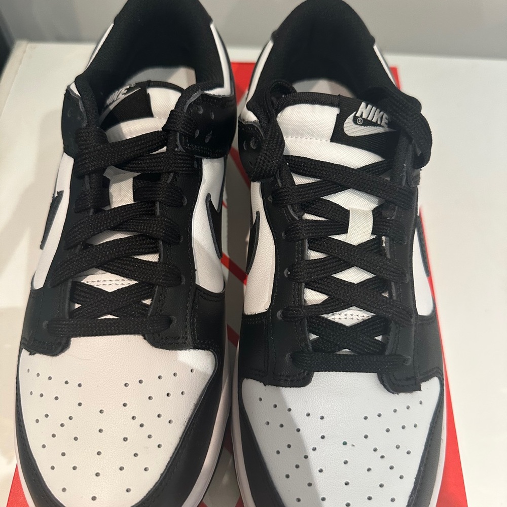 Nike Dunk Women’s 5 & 8.5 “Panda”